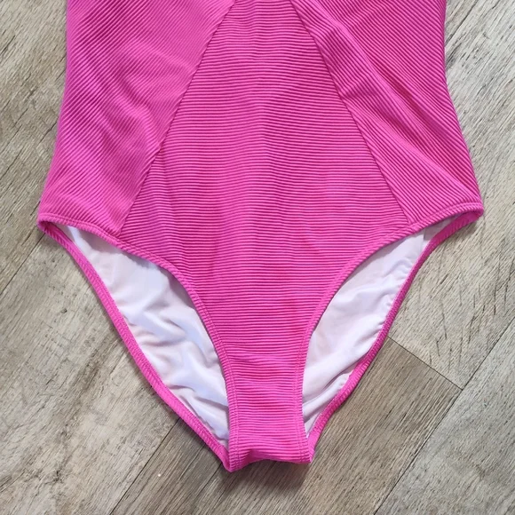 Cupshe One Piece Swimsuit - Picture 5 of 12